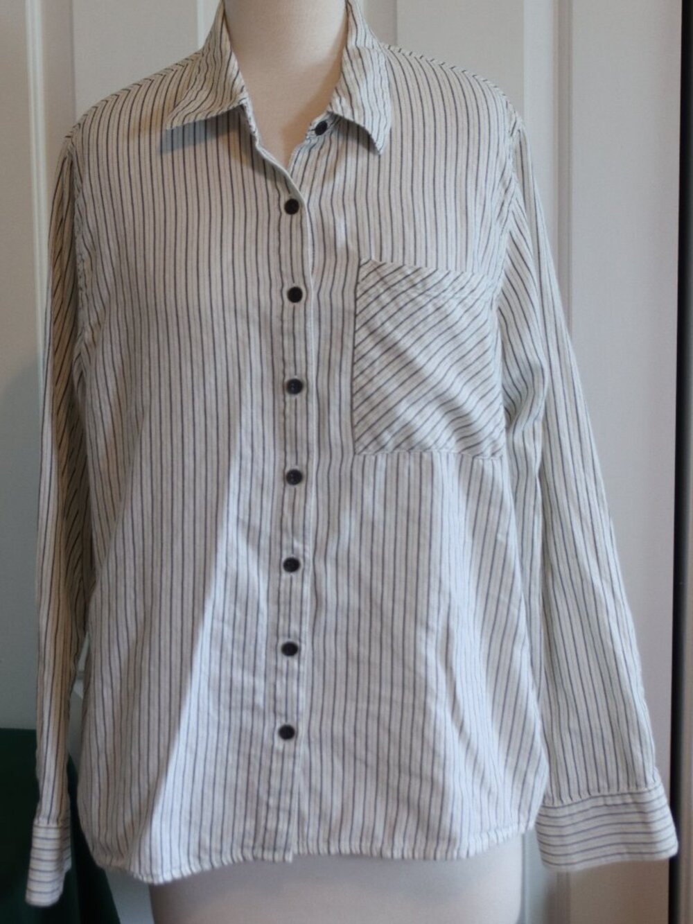 Girl Krazy Size XL Boyfriend Fit Button Down 100% Cotton Top Blue Pinstripe